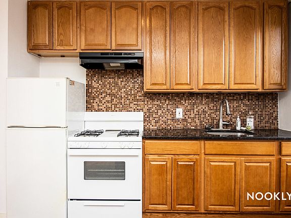 2nd image of 726 Park Pl APT 5
