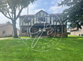 6755 Woodlake Dr, Toledo, OH 43617