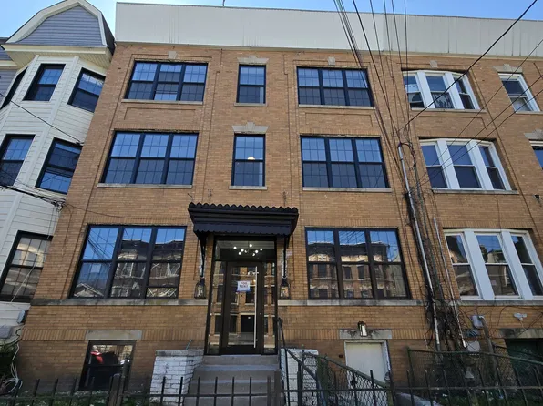 81 Bostwick Ave, Jersey City, NJ