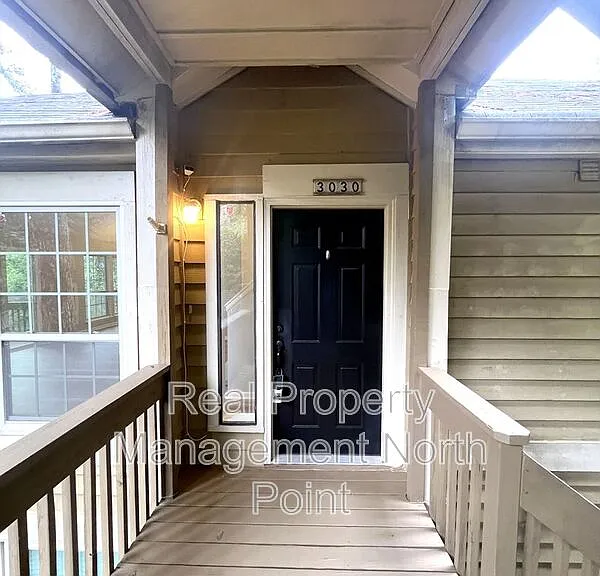 3030 Steeplechase Dr — Photo 2