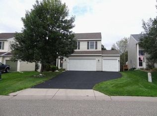 8460 Savanna Oaks Ln, Woodbury, MN 55125