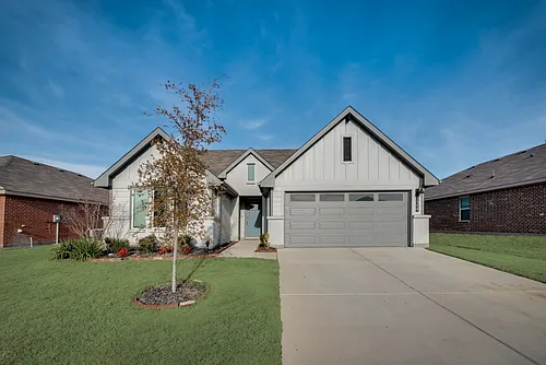 1508 Forest Park Dr Photo 1