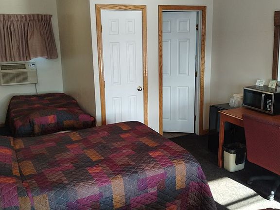 2nd image of 3701 W Lake Rd Room 25