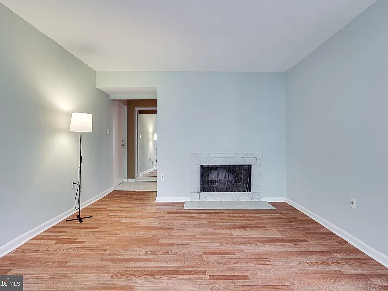 2210 Springwood Dr #207 — Photo 10