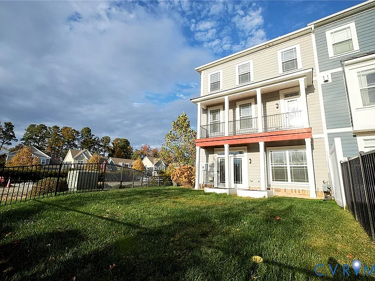 11458 Hayloft Ln — Photo 6