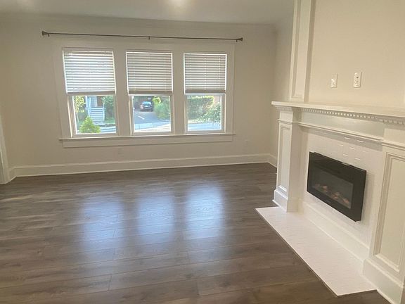3rd image of 47 Lawrence Ave #2