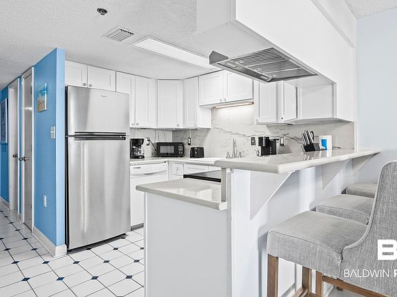 5th image of 517 E Beach Blvd APT 3C