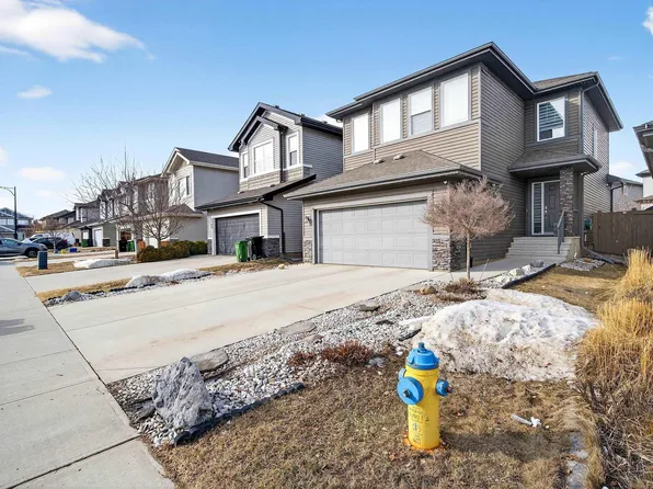 3306 Hilton Cres NW, Edmonton, AB T6M 0N4