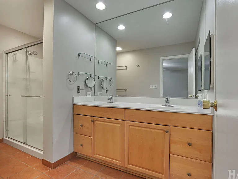 1540 N Pepper Tree Dr — Photo 32