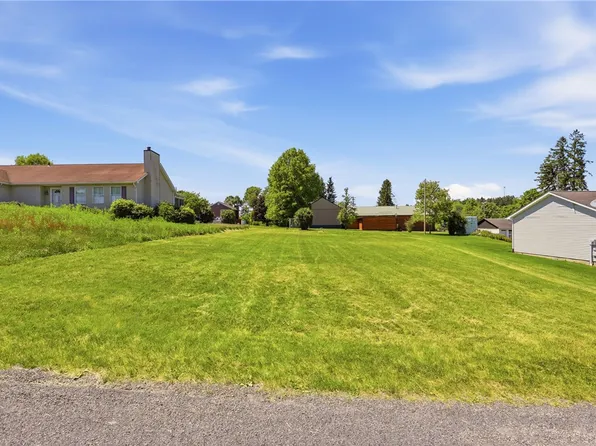 2 Ajit Rd, Friedens, PA 15541