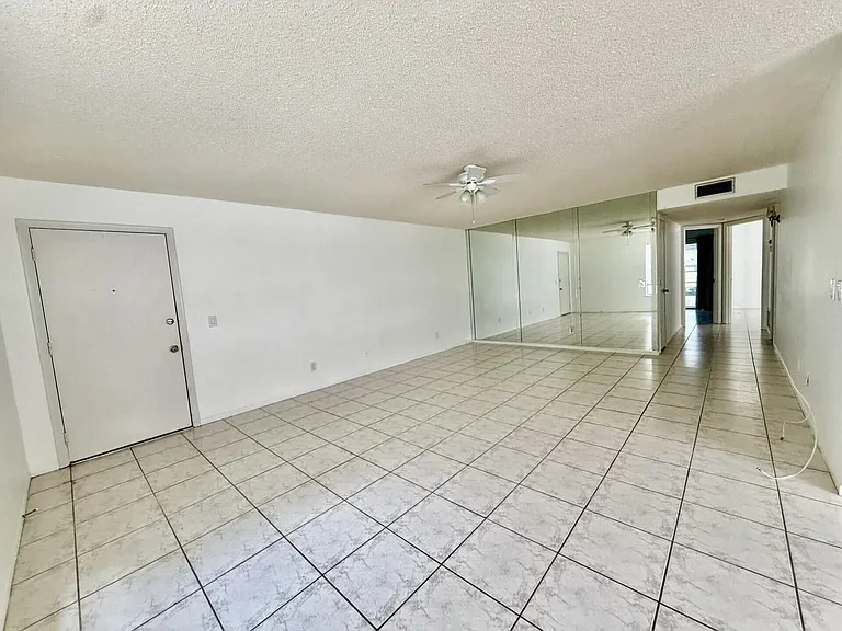 9 Lake Vista Trl #101 — Photo 3