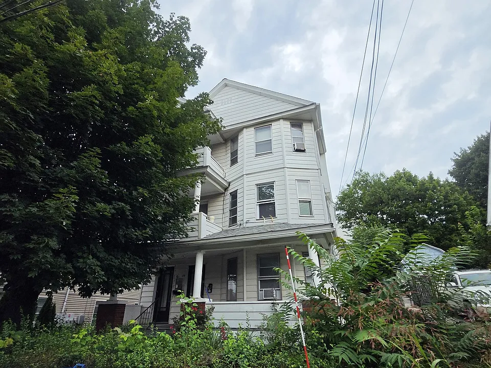 77 Alma St #2