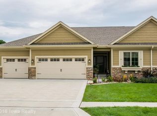 915 Eagle Creek Blvd SW, Altoona, IA 50009