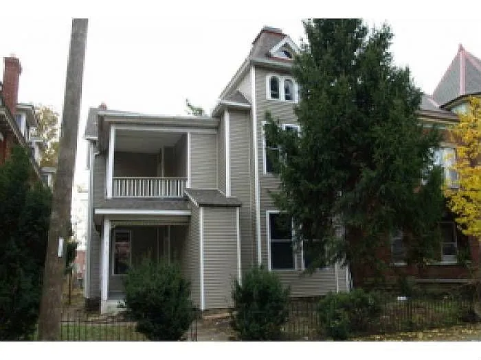 731 Franklin Ave photo 1