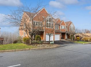 3 Wimbledon Dr #1, Vernon, NJ 07462