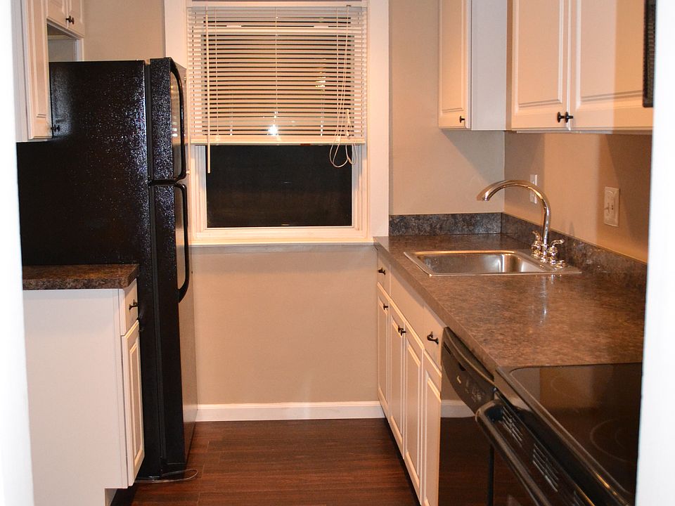 1st image of 27 Bauman Ave