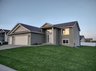 4818 Bishop Ln NW, Rochester, MN 55901