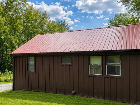 1739 Howell Rd, New Milford, PA 18834