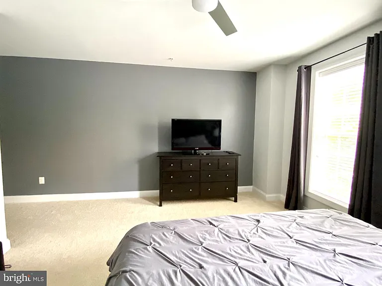 15181 Lancashire Dr — Photo 16