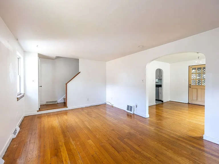 9717 Glendale Rd — Photo 5