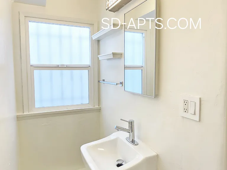 3926 1/2 California St — Photo 38