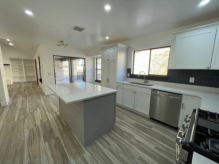 6729 Villa Hermosa Dr — Photo 5