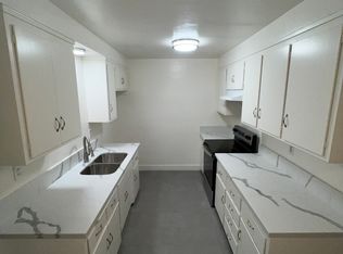 7626 Reseda Blvd #4, Reseda, CA 91335