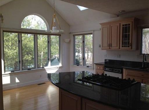 3rd image of 78 Mountain Laurel Ln
