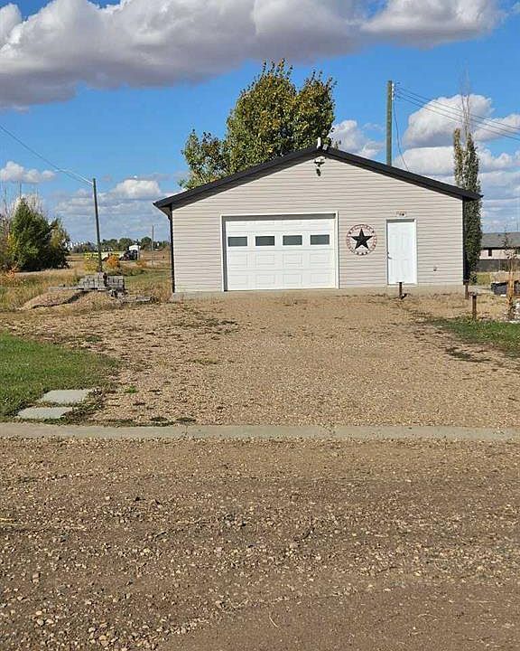 1st image of 4 Sifton Cres