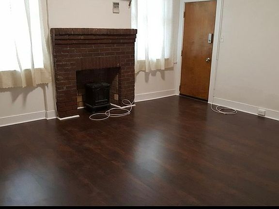 5th image of 622 Price St APT C