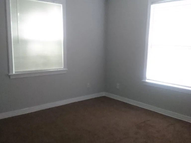 1013 E Louisiana St — Photo 12