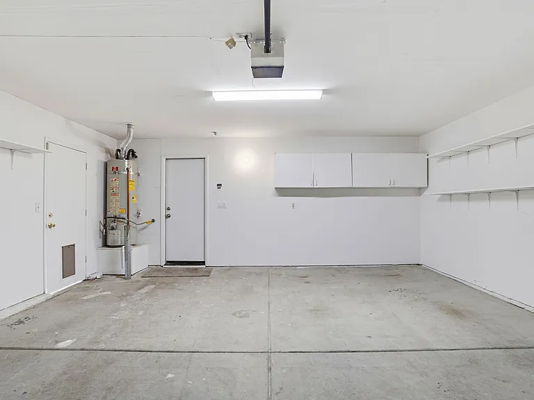 419 Pioneer Ave — Photo 26