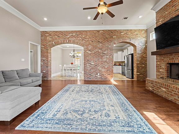 2nd image of 2934 Garden Gate Ave