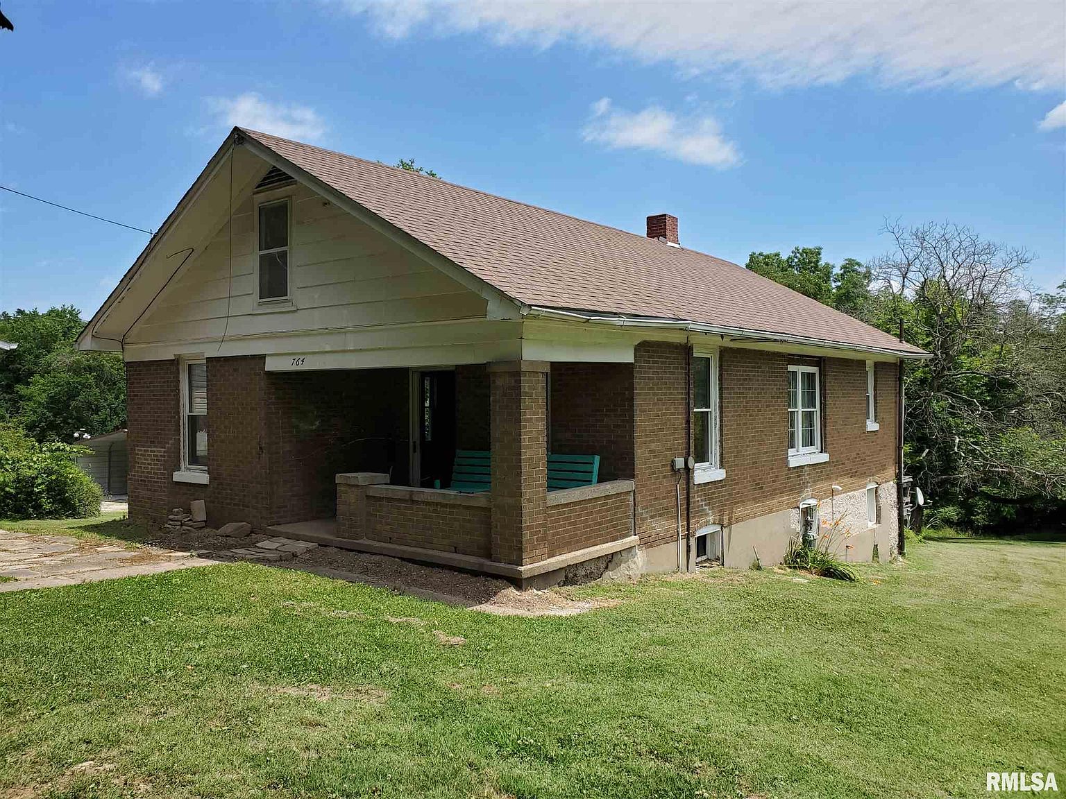 764 Stratton St, Chester, IL 62233 | Zillow