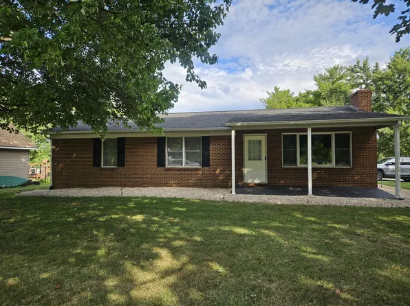 12 Lofton Dr, Weyers Cave, VA 24486