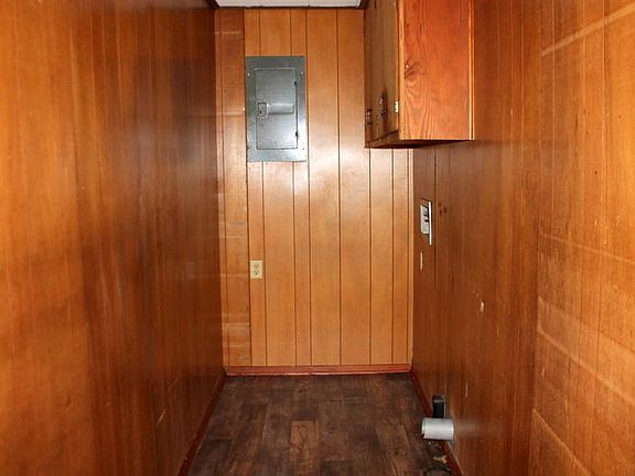 2nd image of 168 Hillcrest Cir