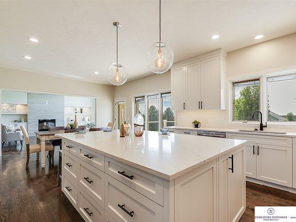 4th image of 16409 Crestfield Dr