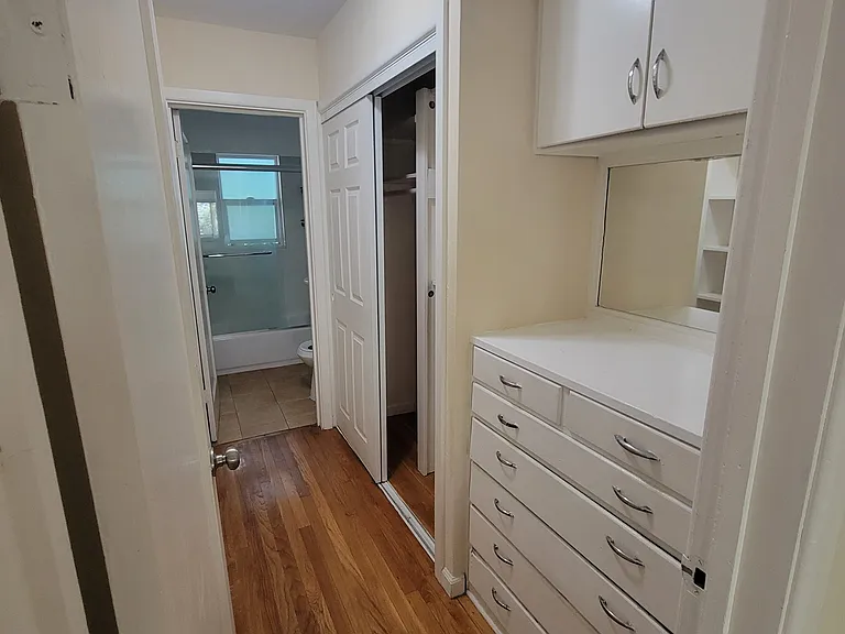 954 N 1st St #8 — Photo 5
