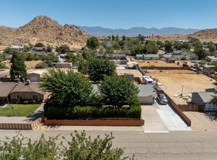 17164 Schollview Ave, Lake Los Angeles, CA 93591