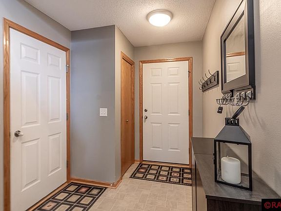 3rd image of 105 Olympic Ct