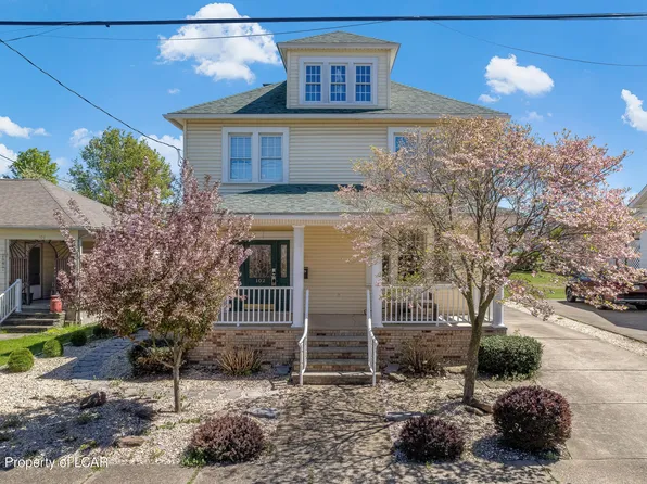102 Dennison St, Wyoming, PA 18644