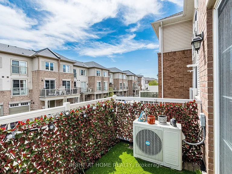 165 Hampshire Way #61 — Photo 40