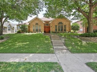 2712 Spring Lake Dr, Richardson, TX 75082