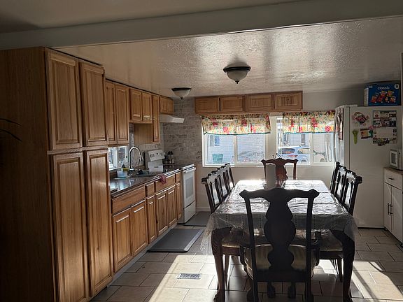 3rd image of 440 W Main St #2