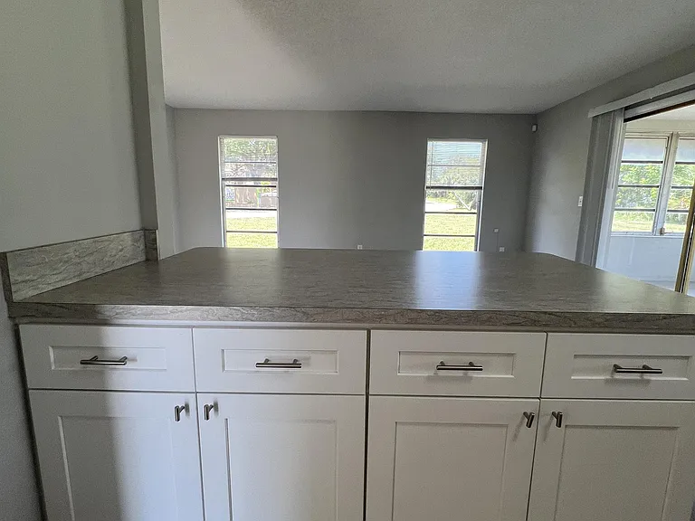 1920 W Lakeview Blvd #1 — Photo 9