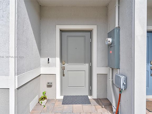 5th image of 848 NW 3rd Ter