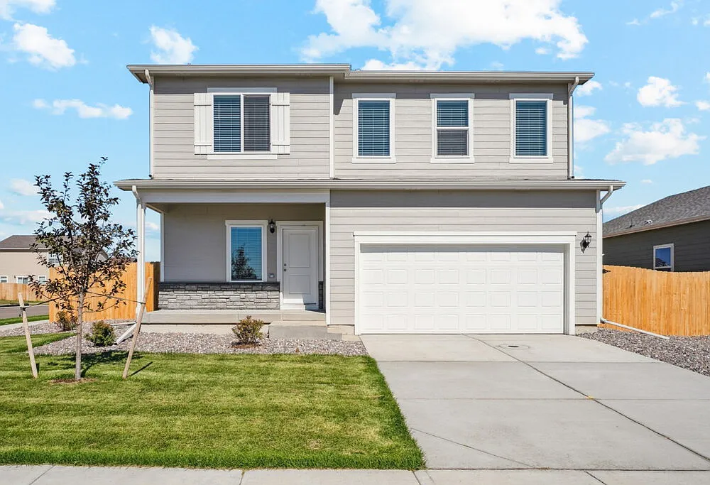 3 bed, 2.5 bath, 1870 sqft, $3,070 — Photo 1