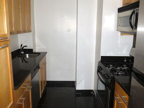 4th image of 145 4th Ave #16C**