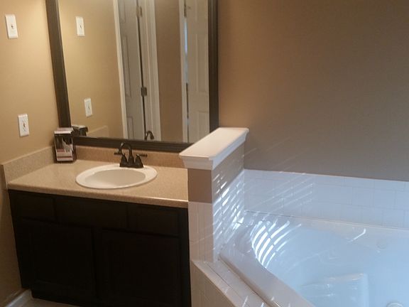 4th image of 470 Willow Dell Dr