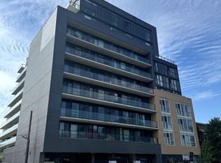 2369 Danforth Ave #802, Toronto, ON M4C 0B1